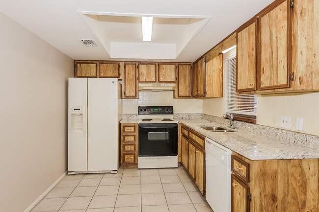 Building Photo - 3970 Oakland St