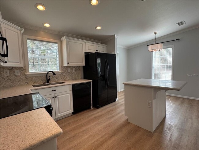 Building Photo - 3217 Old Tampa Hwy