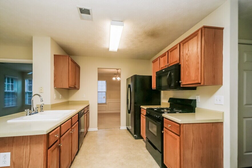 Building Photo - 3425 Sandlake Dr SW