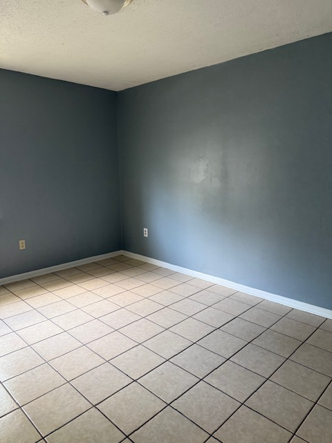 Building Photo - 3918 Monterey Dr