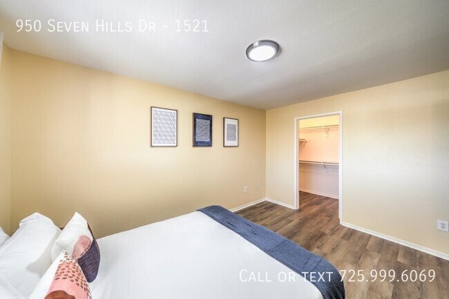 Building Photo - 950 Seven Hills Dr