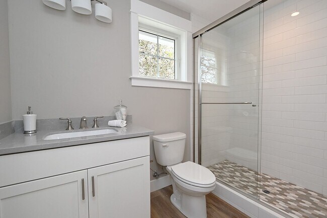 Building Photo - Beautiful Newer Home in Downtown Pleasanton