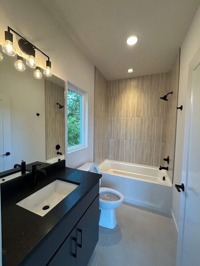 Building Photo - Amazing New Construction North Nashville!