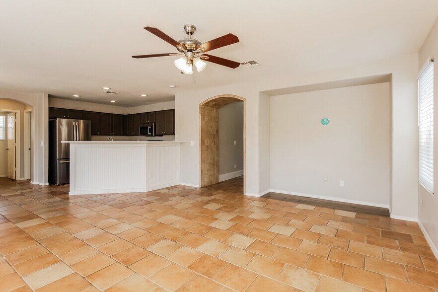 Building Photo - 15369 W Evans Dr