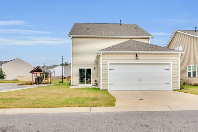 Building Photo - Come experience this beautiful new home and community for yourself.