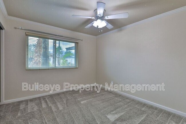 Building Photo - 2334 W Calle Iglesia Ave