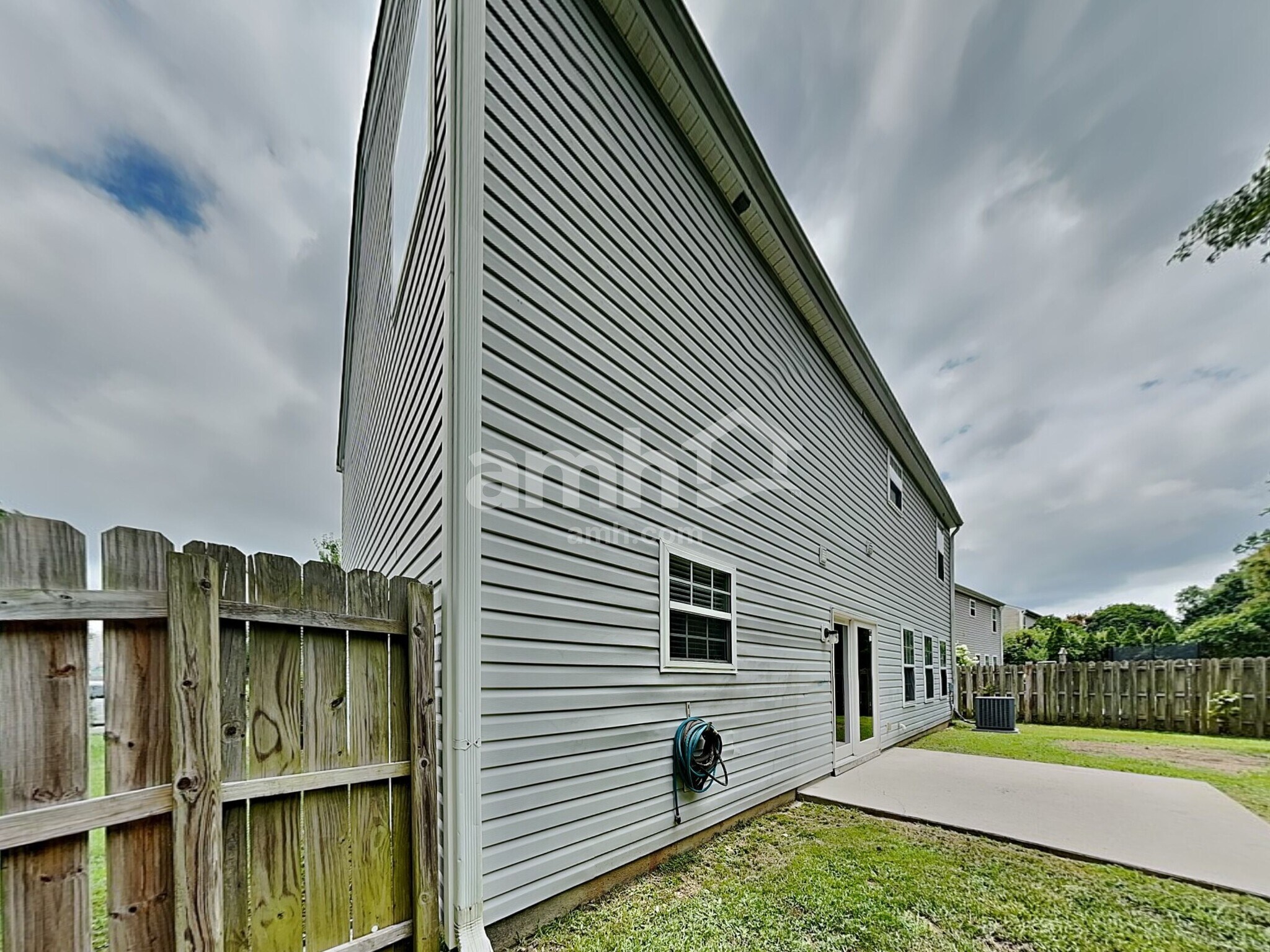 Building Photo - 4104 Hunters Trail Dr