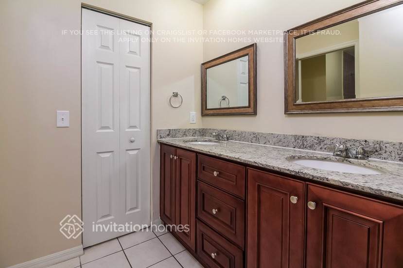 Building Photo - 15553 67th Ct N