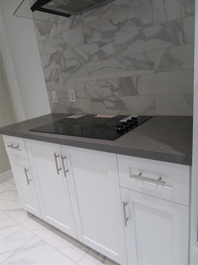 Building Photo - 11619 Bowlan Ln