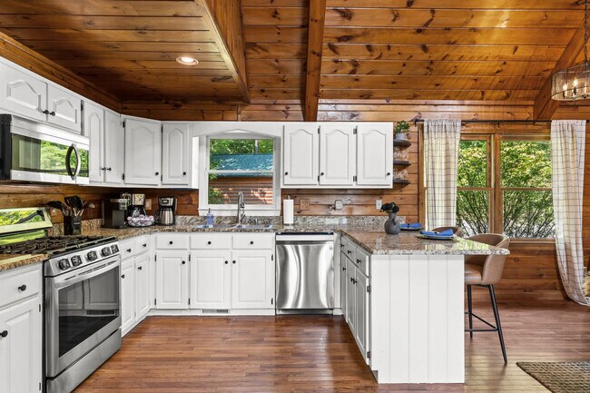 Building Photo - 181 Sugar Mountain Rd