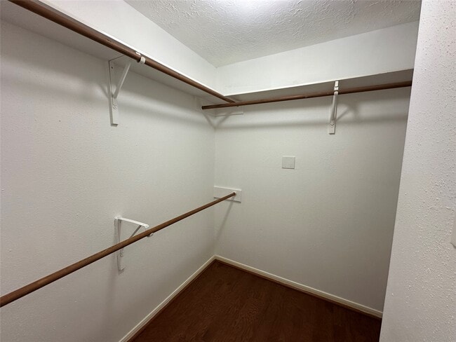 Building Photo - 2204 Gemini St