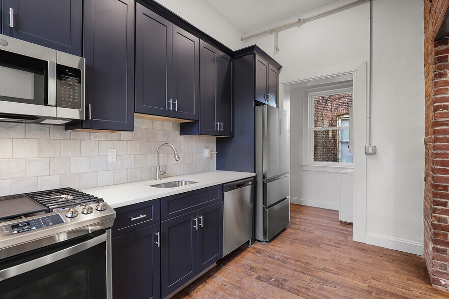 Building Photo - 57 Trumbull St