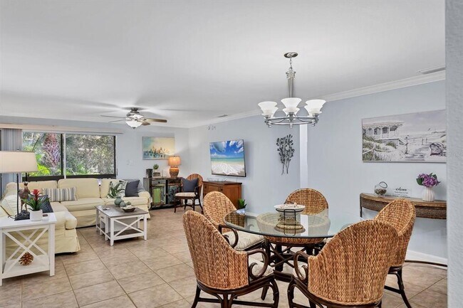 Building Photo - 3350 S Osprey Ave