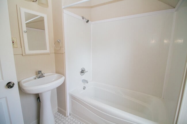 Building Photo - 4132 Berwick Ave