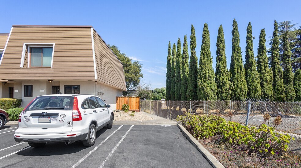 Building Photo - 2751 Cortez Ct