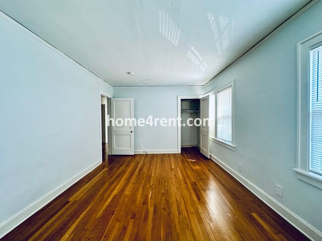 Building Photo - First Level Condo, Just Off the Plaza with...
