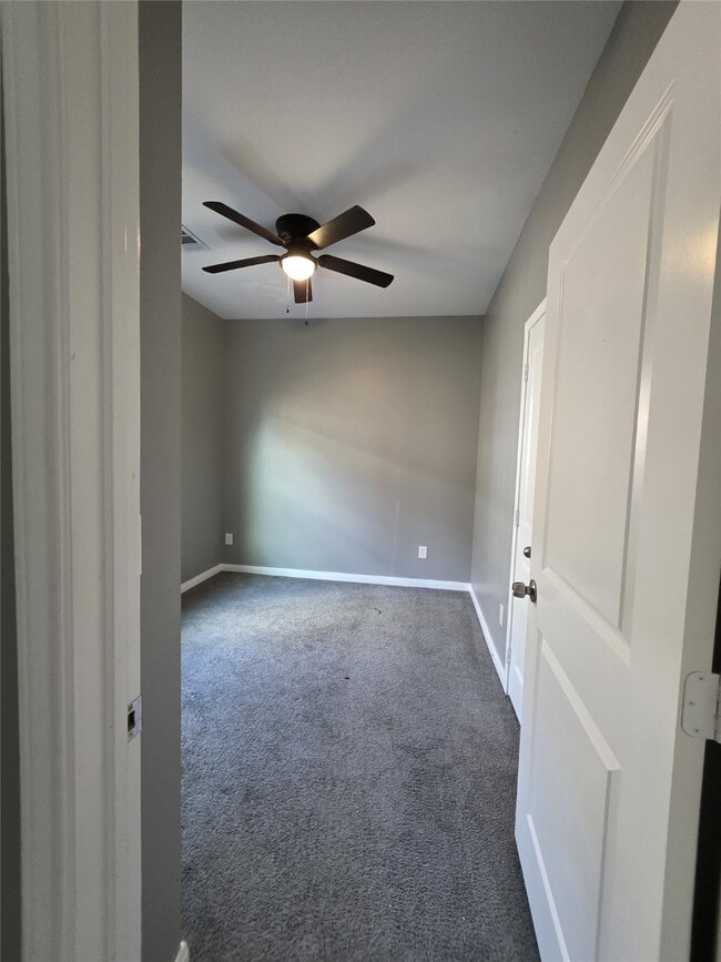 Building Photo - 825 Omeara