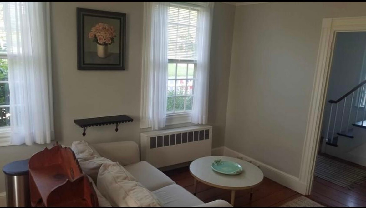 Building Photo - 18 Town House Rd