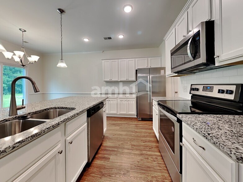 Building Photo - 445 Brookgreen Dr