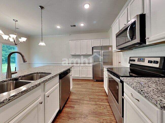 Building Photo - 445 Brookgreen Dr