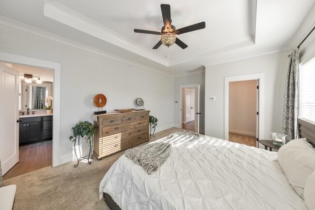 Building Photo - 320 Oak Arms Wy