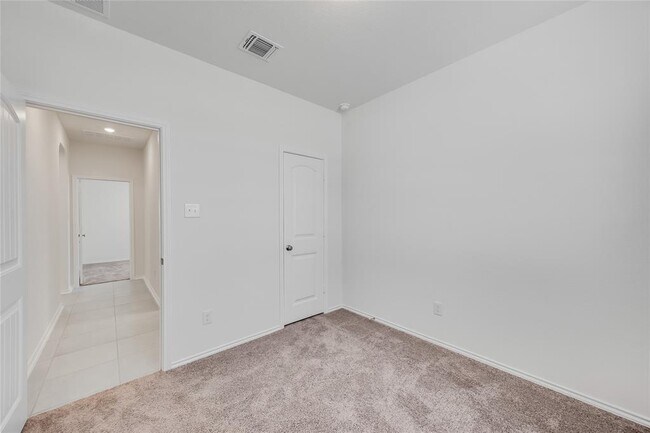 Building Photo - 2612 Donna Olene Dr