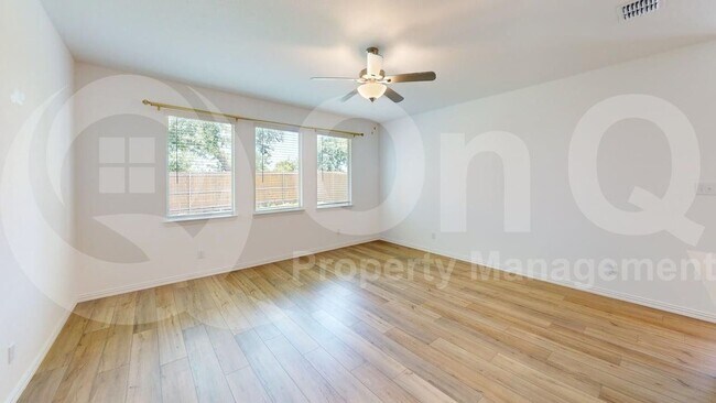 Building Photo - 936 Longleaf Ln