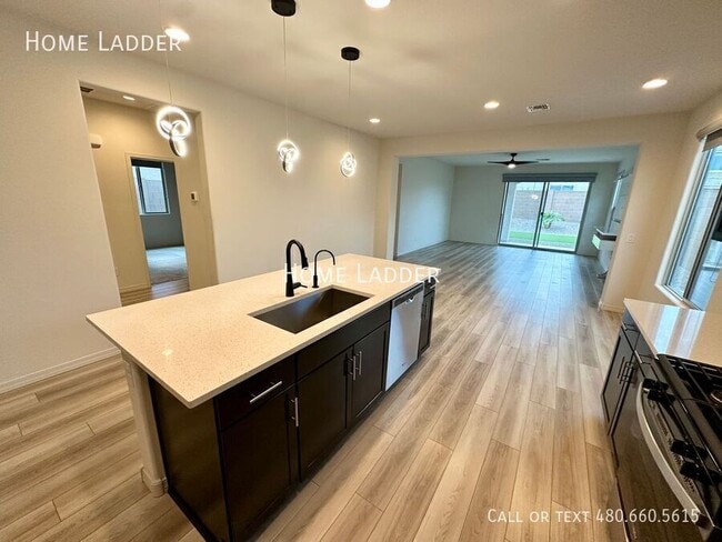 Building Photo - 19842 W Badgett Ln