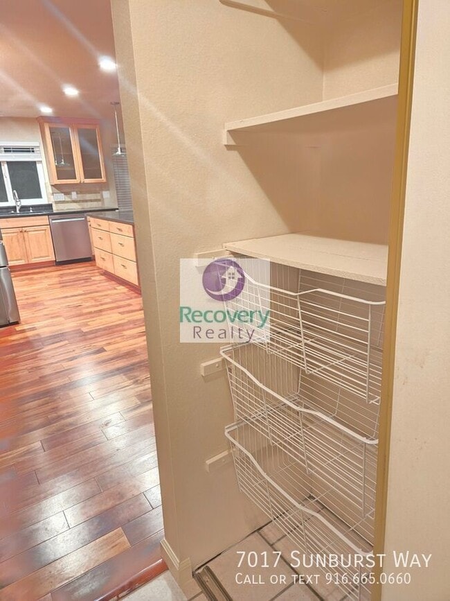 Building Photo - 7017 Sunburst Way