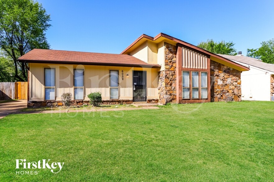 Building Photo - 6052 Scarlet Leaf Dr