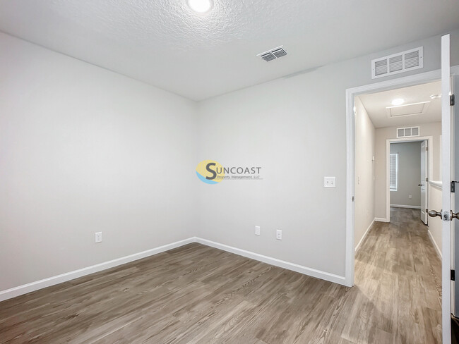 Building Photo - 1236 Pangola Dr