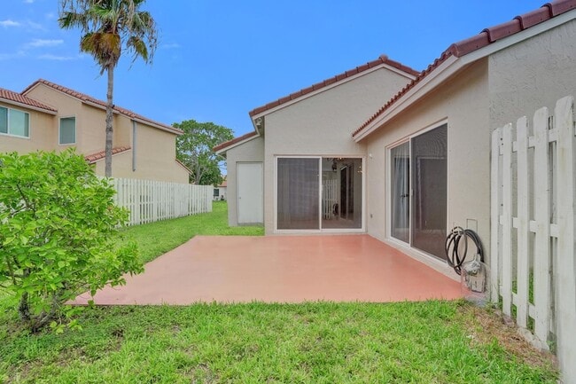 Building Photo - 17866 SW 10th Ln