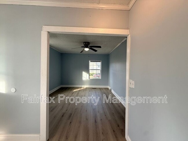 Building Photo - 307 Oneida St