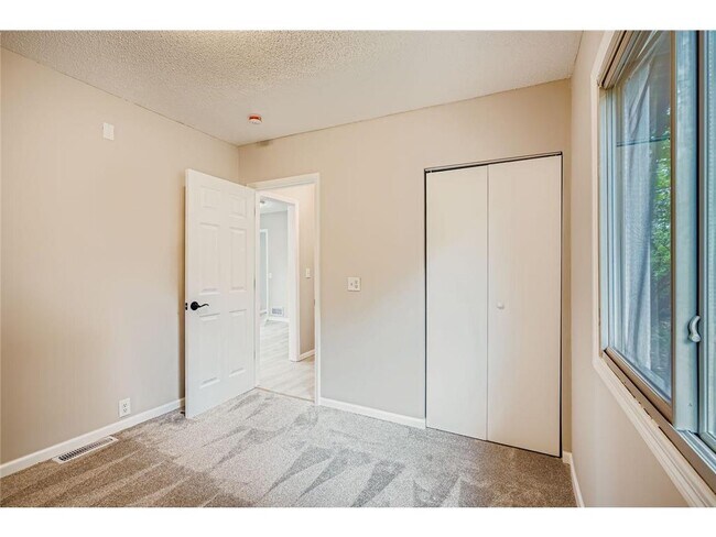 Building Photo - 4643 Emerson Ave N