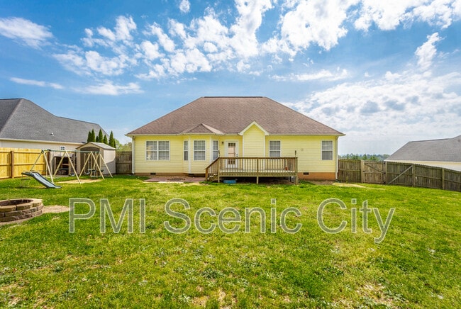 Building Photo - 145 Candie Ln