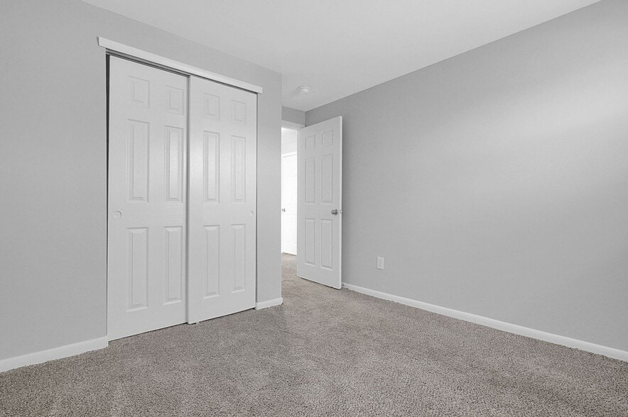 Building Photo - 1652 E 25th Ave