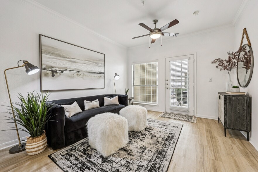 Building Photo - NEO at Midtown