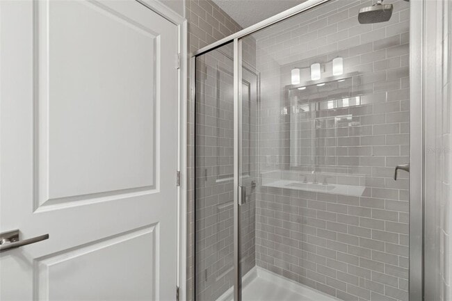 Building Photo - 4921 W Paul Ave