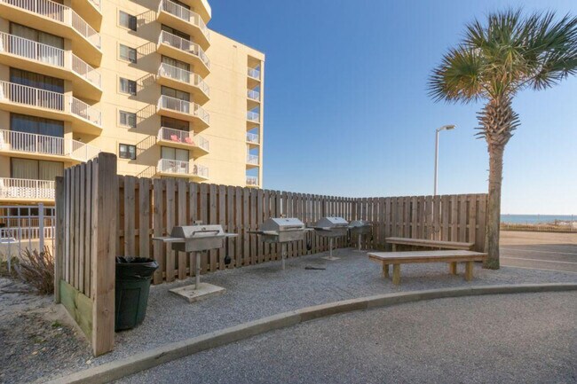 Building Photo - 455 E Beach Blvd