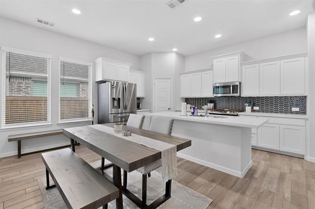 Building Photo - 2319 Kirkstall Wy