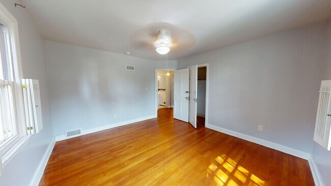 Building Photo - Spacious Three Bedroom Silver Spring House...