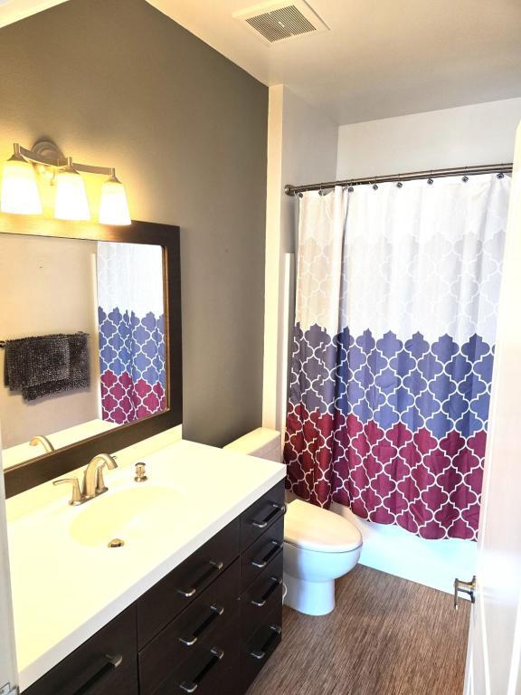 Building Photo - 851 W Front St