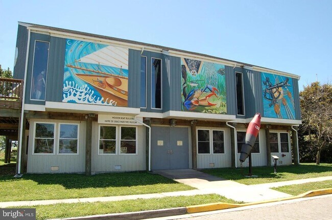 Building Photo - 421 Concord St