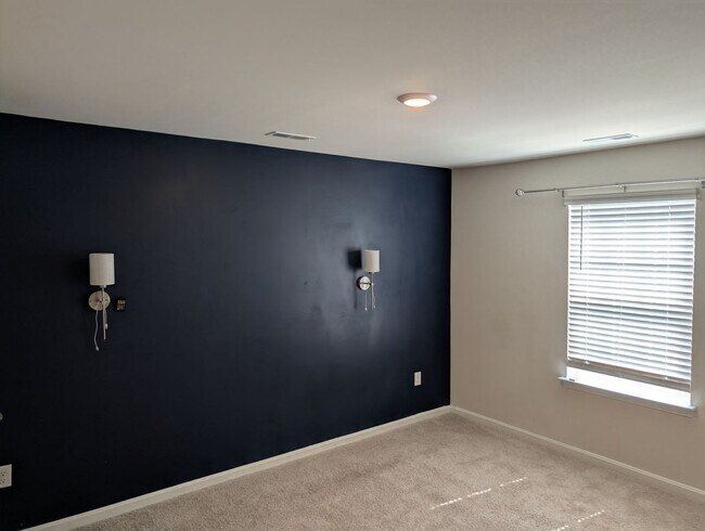 Building Photo - 125 Maple Run Dr