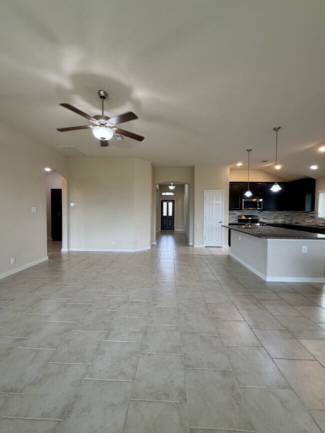 Building Photo - 646 Ridge Lawn Dr
