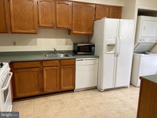 Building Photo - 10604 Greta Lynn Ct