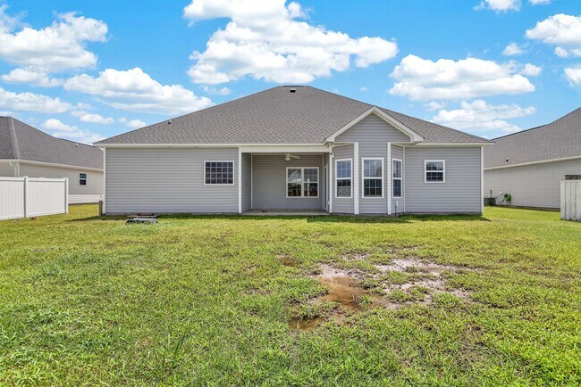 Building Photo - 278 Crossroads Store Dr