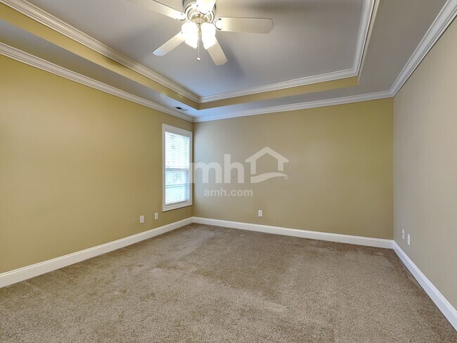 Building Photo - 347 Mockingbird Ln