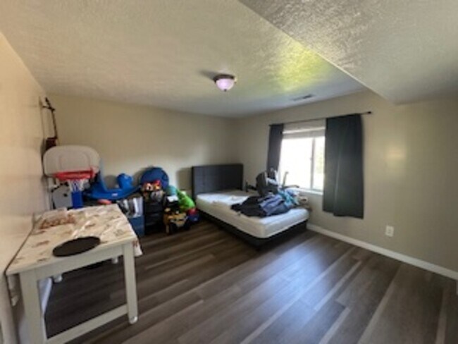 Building Photo - 13294 Cherry Crest Dr