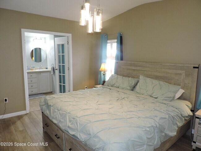 Building Photo - 830 Lychee Dr